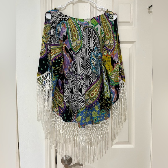 Chicos NWOT V Neck Cold Shoulder Paisley Oversized Fringe Top - Picture 8 of 9